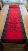 2 asiatische Tischläufer rot-schwarz / orange-schwarz