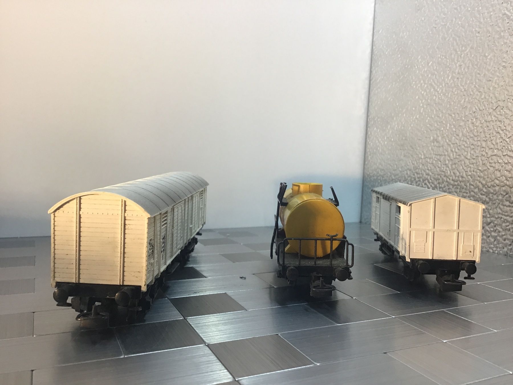 Kleinbahn Modelleisenbahnen: KLEINBAHN GÜTERWAGEN SPUR H0 – Gebraucht aus Männedorf von Spezial-Modelle 2