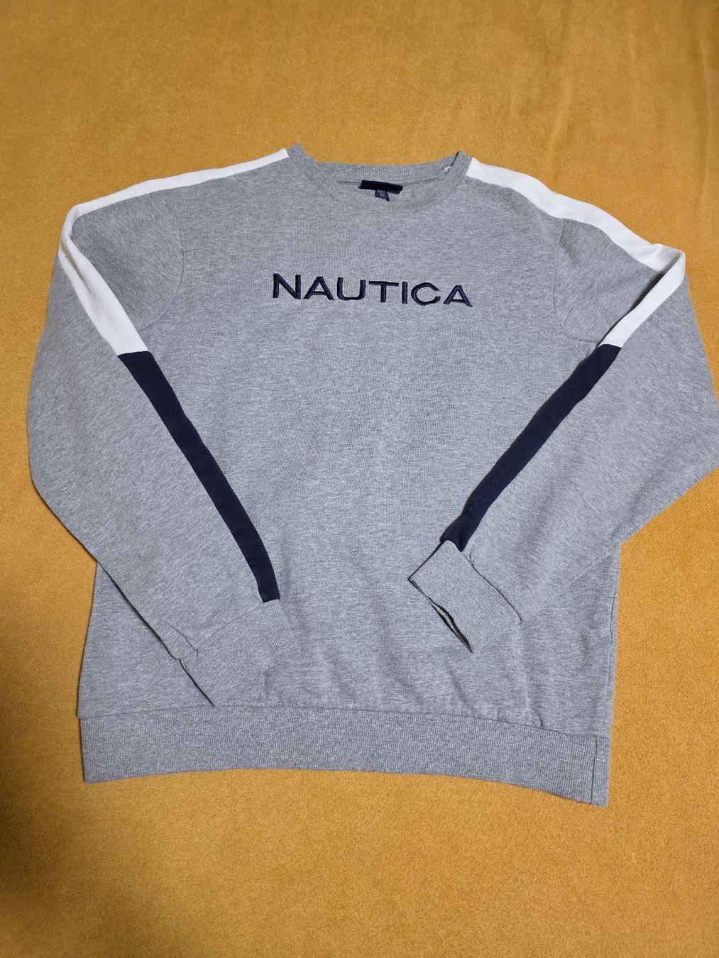 Pullover & Sweatshirts: Nautica Sweatshirt Grau, Top Zustand – Gebraucht aus Adligenswil von sasa_be