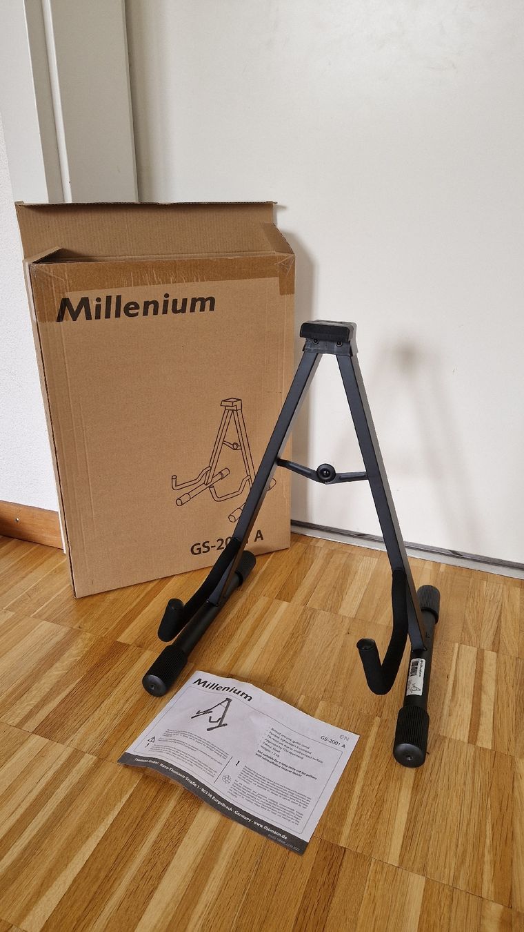 Millenium Instrumenten-& Notenständer: Gitarrenständer Millenium GS-2001 A – Neu und originalverpackt aus Möhlin von Itartaruga 2