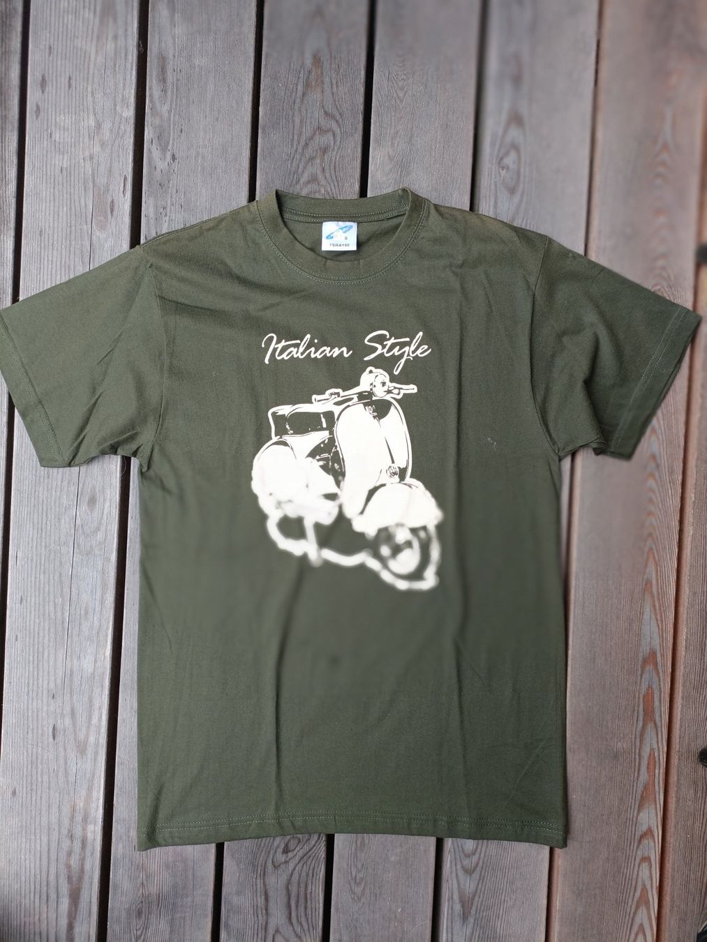 T-shirt: T-Shirt Italian Style – Nuovo (secondo la descrizione) da Emmenbrücke venduto da Levira8