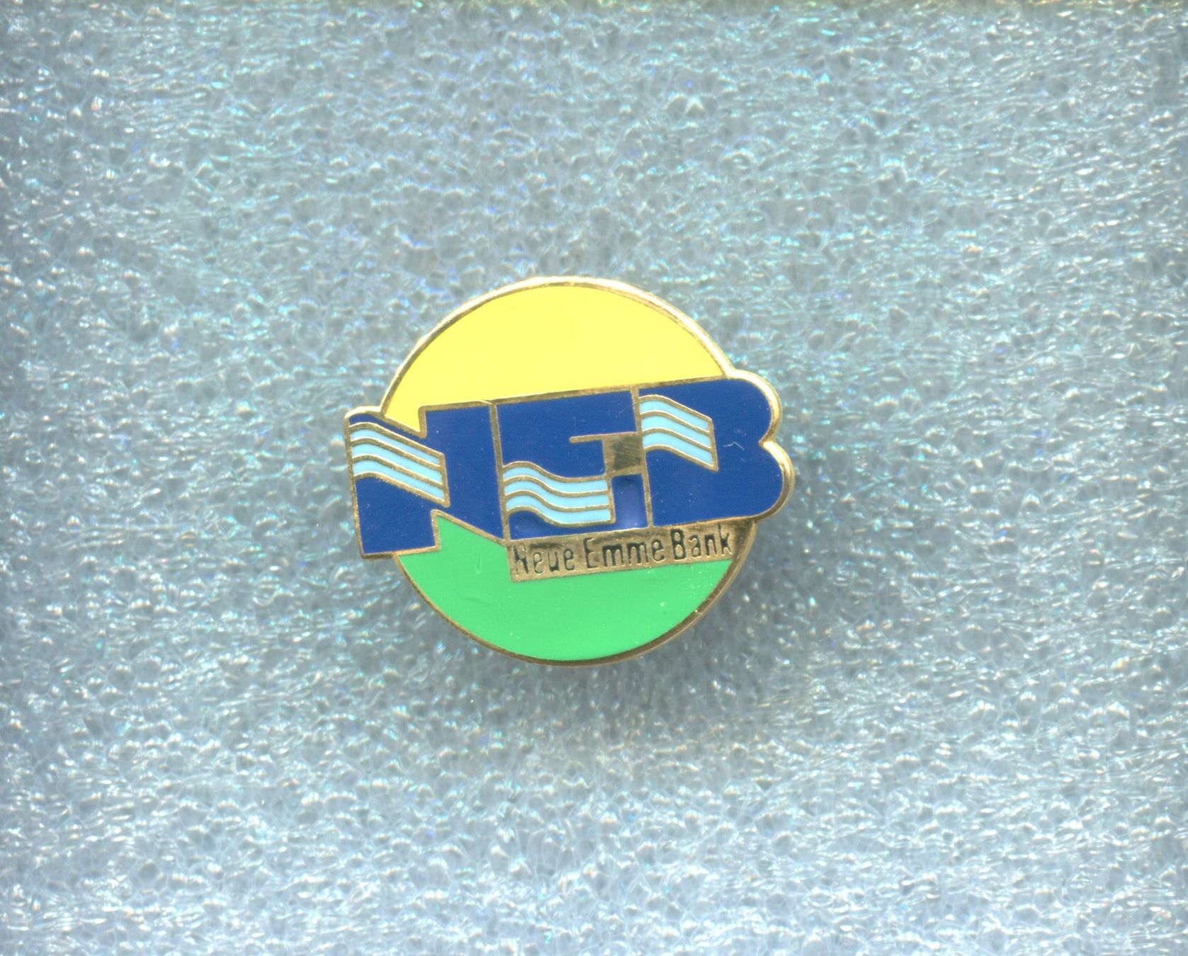 Placchette & Badge: Neue Emme Bank – Usato da Winterthur venduto da Sammleroase