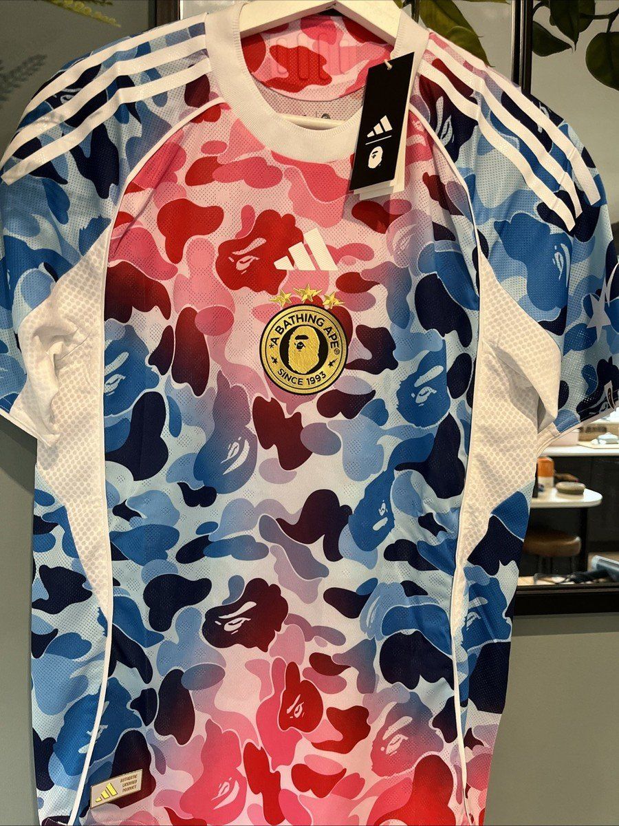 Bape T-shirt: Bape x adida jersey – Nuovo e nell'imballaggio originale da Lugano venduto da Ceruttig