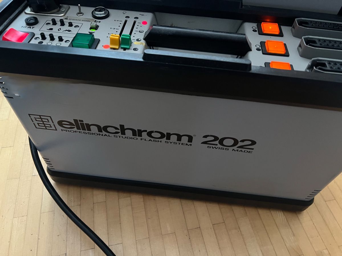 Elinchrom Blitze: Elinchrom Studioblitzanlage – Gebraucht aus Niederwangen BE von alaskatrain 1