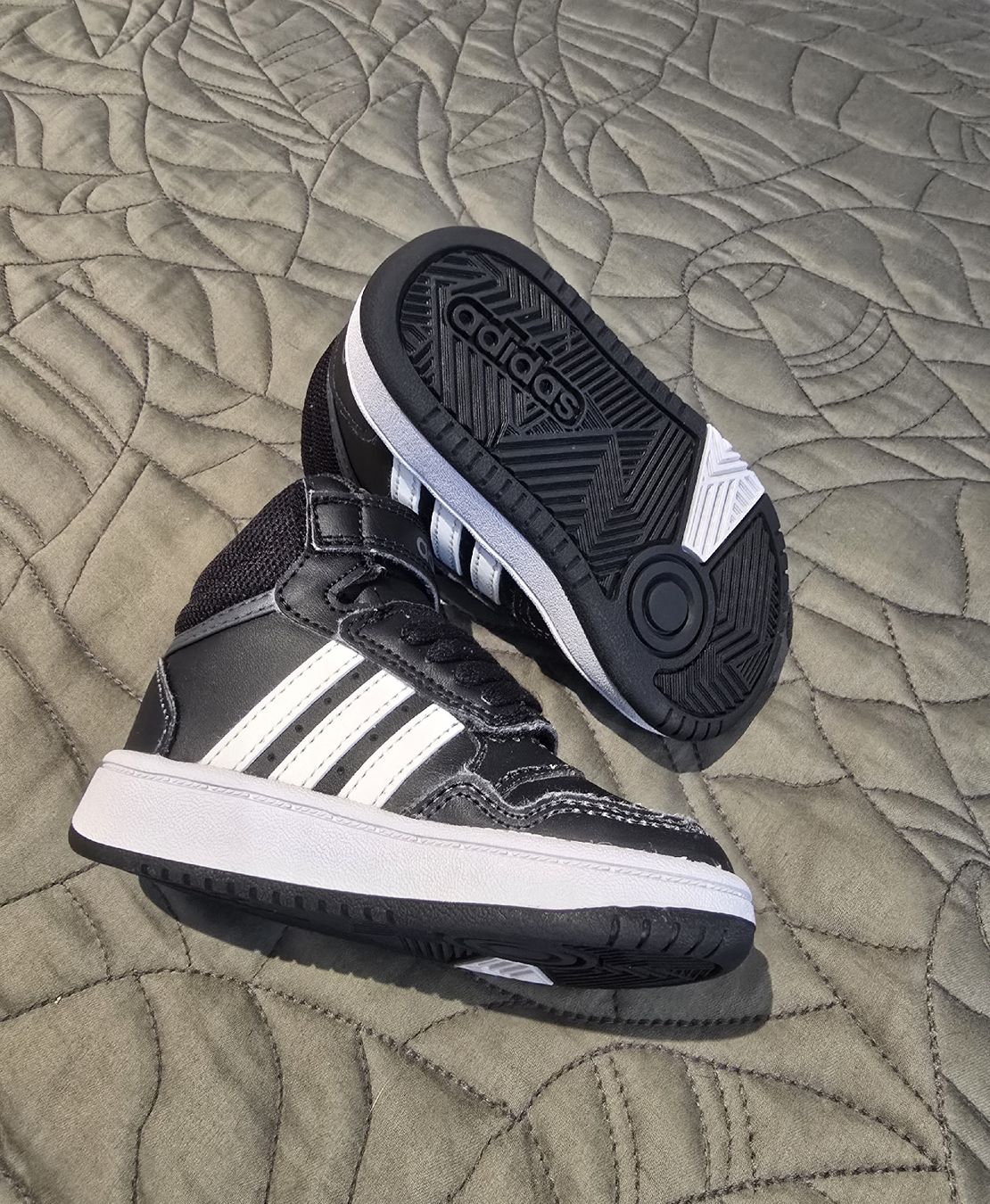 Adidas Schuhe für Jungen: Adidas Kinder Schuhe,  Gr.22 – Neu und originalverpackt aus Rorschacherberg von Olgamedved 7