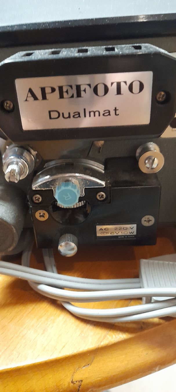 Pellicole: APE FOTO Dualmat Projektor – Usato da Nesslau venduto da Pina 2