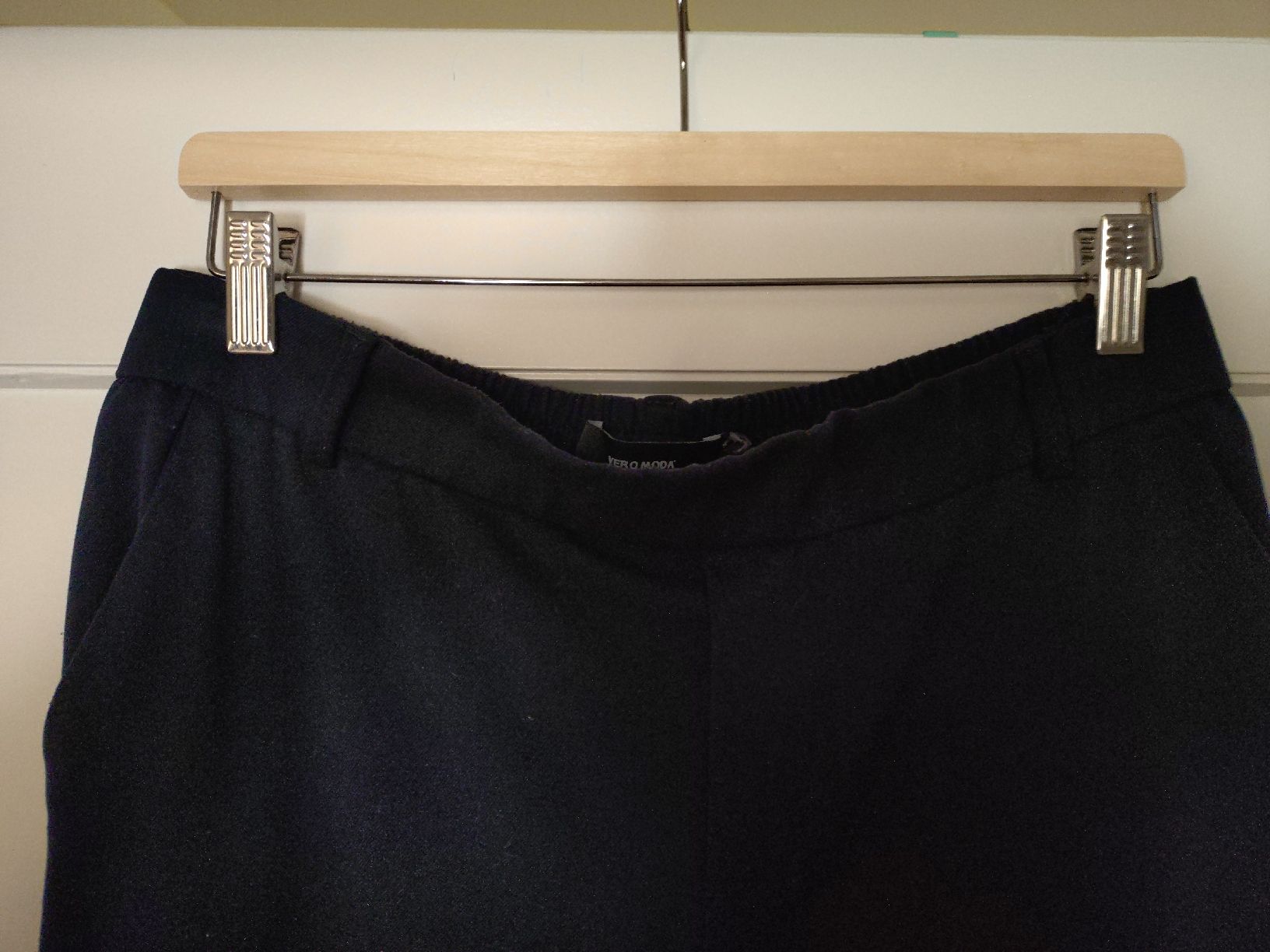 Vero Moda Hosen: Elegante Stoffhose – Gebraucht aus Bern von mariuliis 1