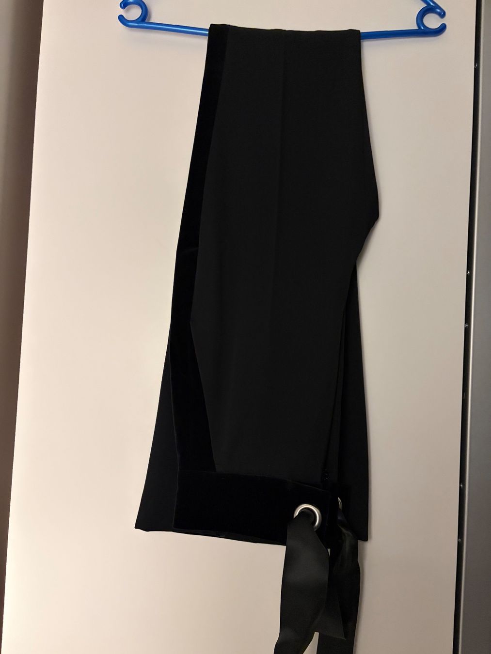 Alexander Mcqueen Pantaloni: Hose ALEXANDER MCQUEEN NEU – Nuovo (secondo la descrizione) da Zürich venduto da fab_lhd9