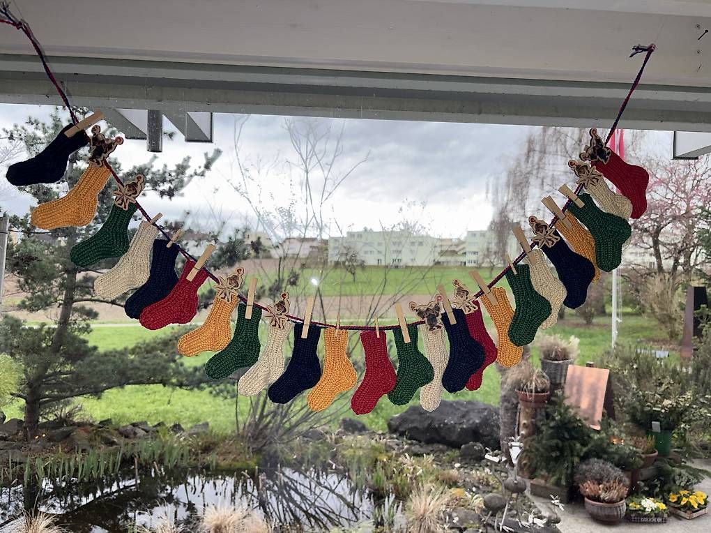 Calendari: Adventskalender handgestrickt – Nuovo e nell'imballaggio originale da Wallisellen venduto da randy42
