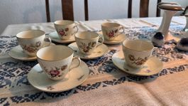 Royal Copenhagen Tasse mit Unterteller,Blumenmuster.