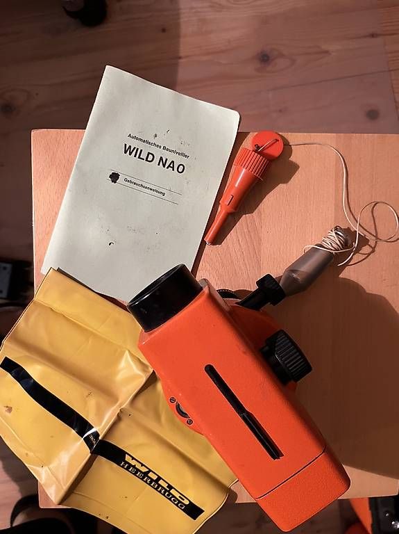 Wild Misurare: Automatisches Nivelliergerät Wild NA 0 – Usato da Zug venduto da Christina7 3