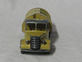 DINKY TOYS  BEDFORD MÜLLWAGEN  BESPIELT  OHNE FENSTER