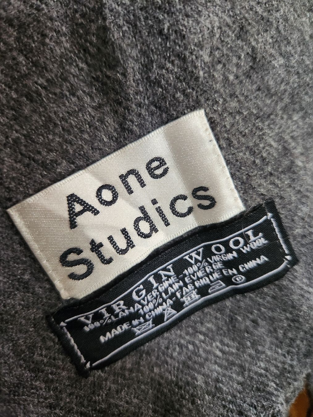 Foulards, Tücher & Schals: Châle Acne Studios gris 100% laine vierge franges – Gebraucht aus Niedergösgen von Eva2410 4