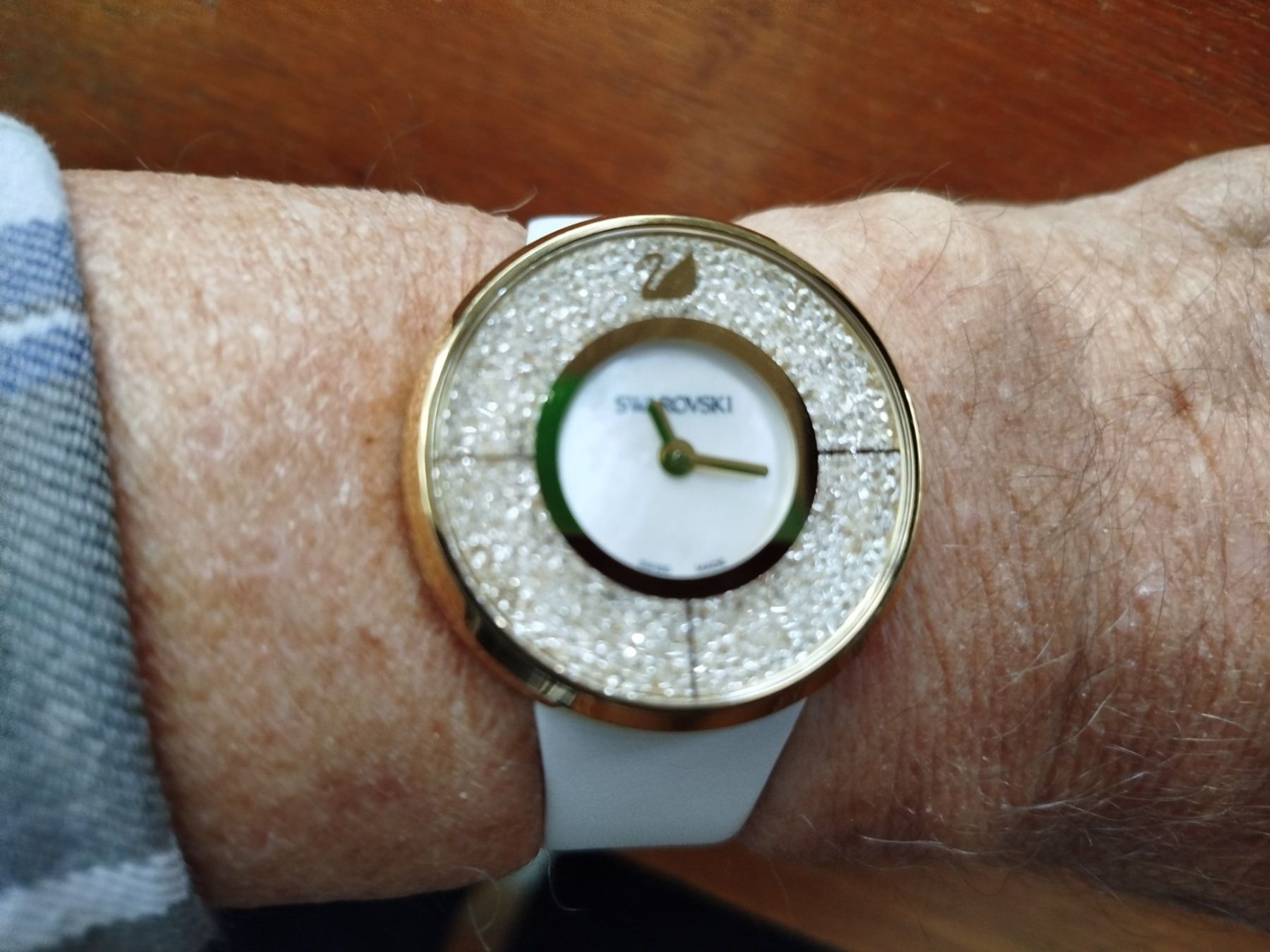 Swarovski Uhren: SWAROVSKI Quartzuhr mit weissem Armband – Neu (gemäss Beschreibung) aus Zug von Robert0125