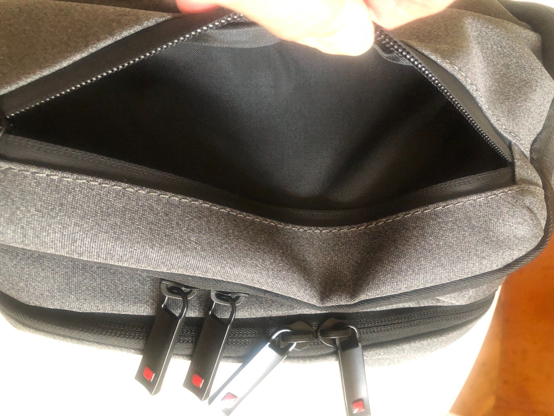 Zaini: Rucksack für Laptop mit Ladekabel – Nuovo (secondo la descrizione) da Bassersdorf venduto da sammelfloh 2