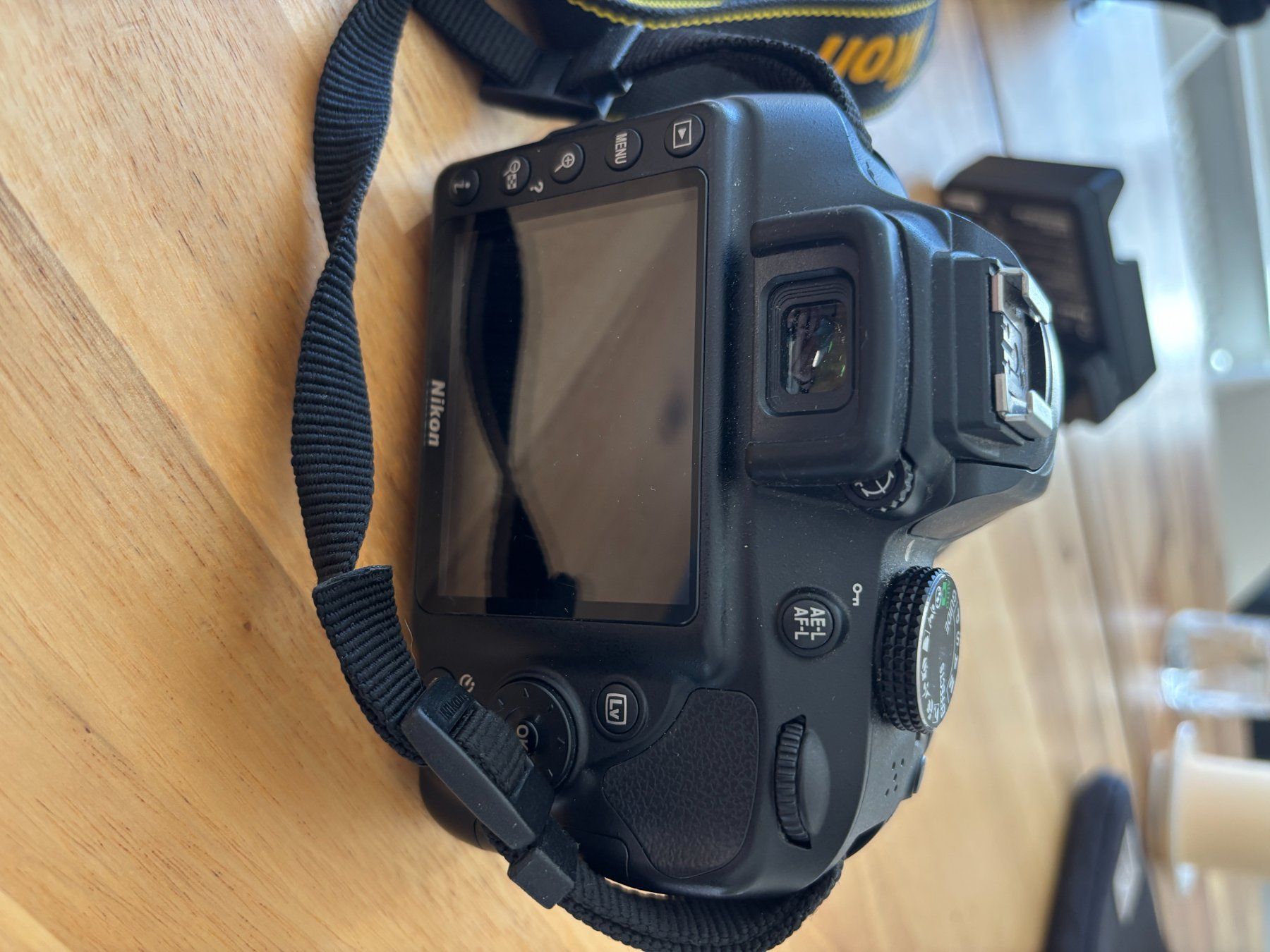 Nikon Appareil photo: Nikon D3100 digitale Spiegelreflexkamera mit Objektiv VR ... – D'occasion à Liestal par leanstein 2