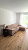 Hochwertiges Stoff Ecksofa in Taupe. Zustand wie neu
