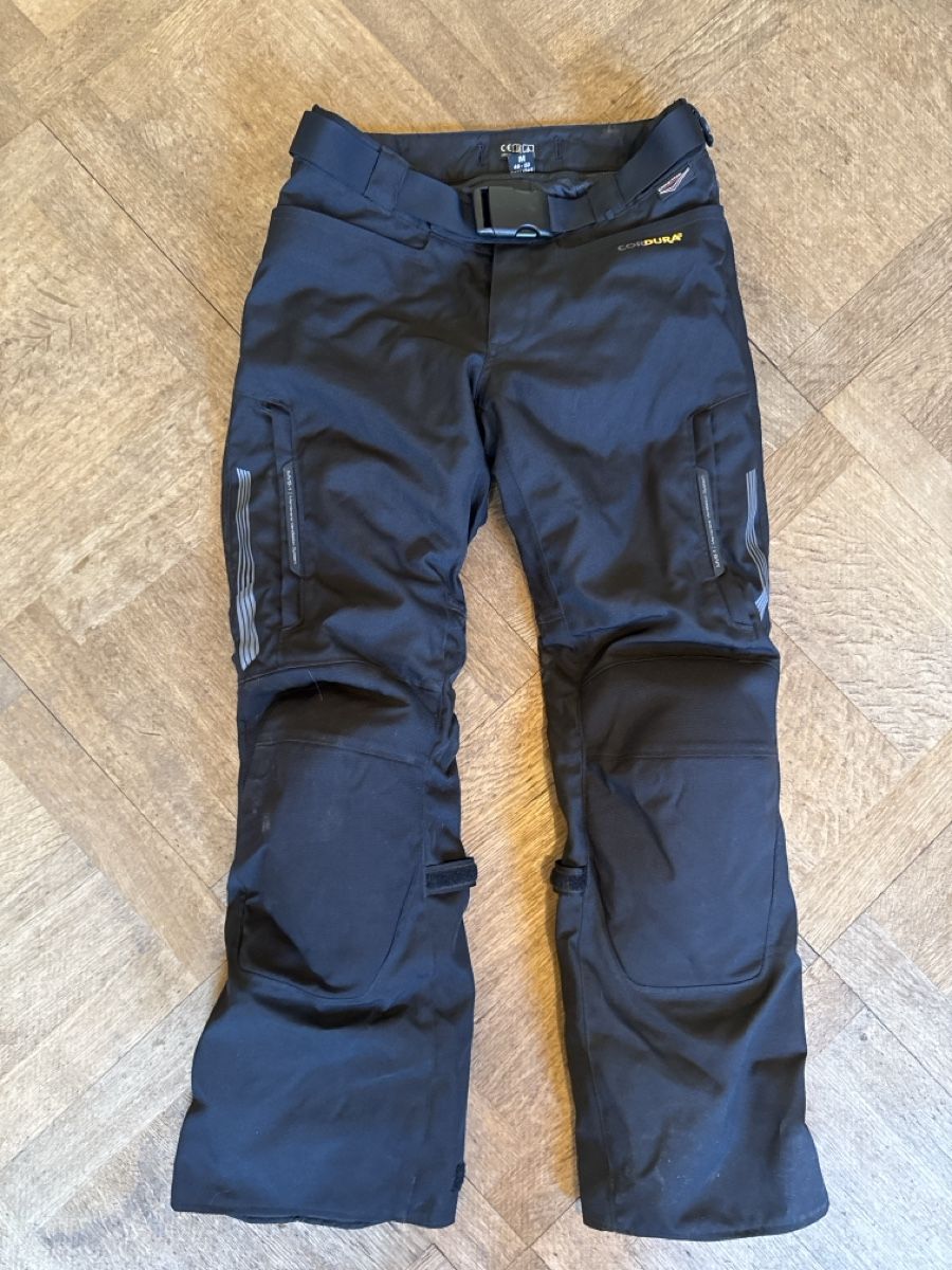 FLM Pantaloni: FLM Mottorradhose M Kurz – Usato da Horgen venduto da Basil.Morini