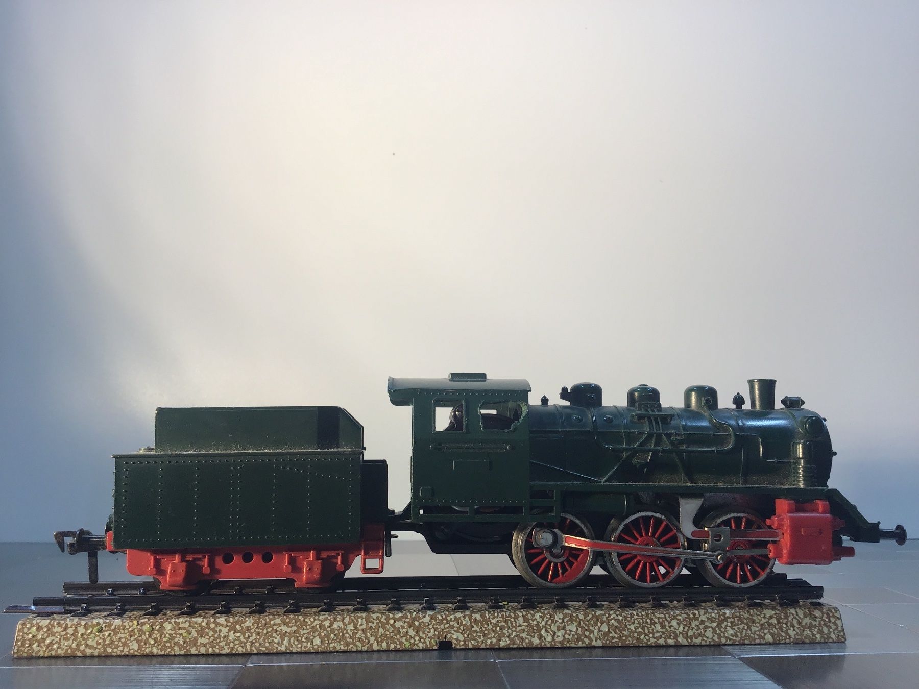 Fleischmann Modellini di ferrovie: FLEISCHMANN LOKOMOTIVE SPUR H0 – Usato da Männedorf venduto da Spezial-Modelle 2