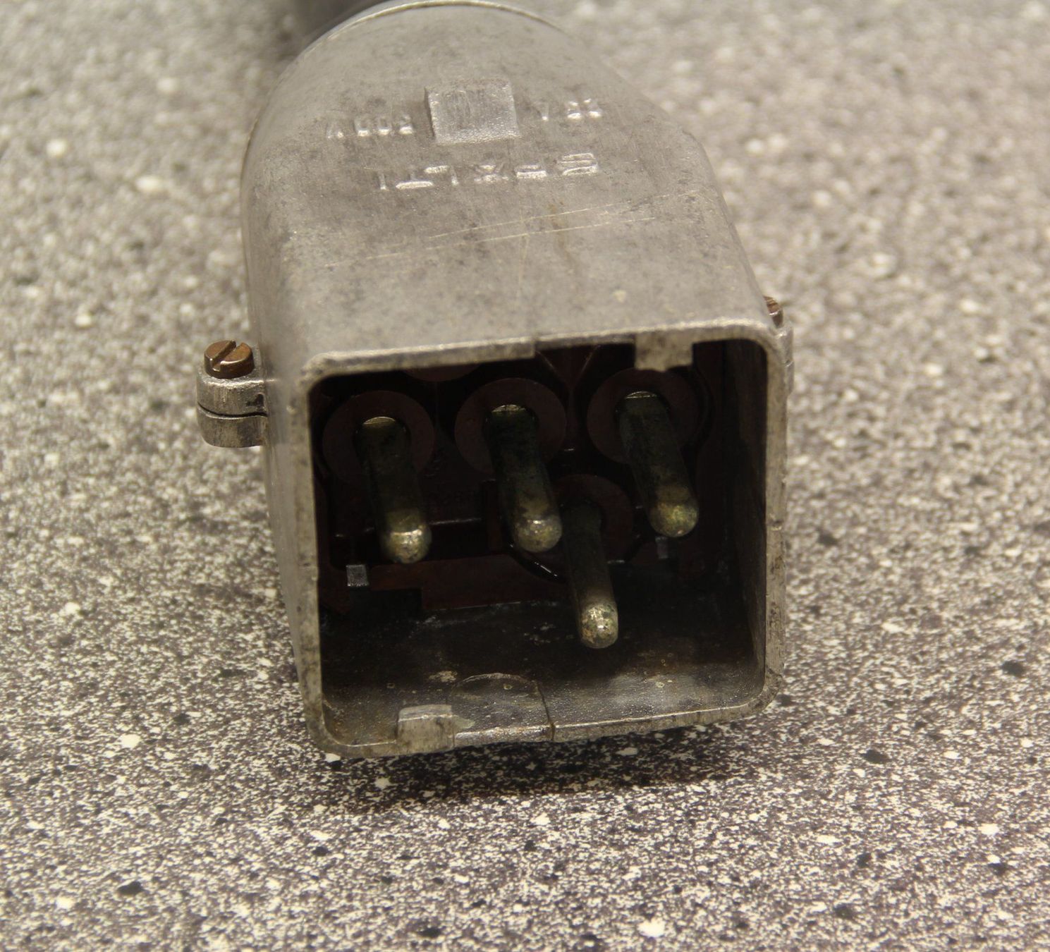 Spine: Elektro-Stecker 4 Pol - Spälti - 25 A – Usato da Sarnen venduto da danyo08 2