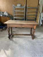 Table en noyer massif