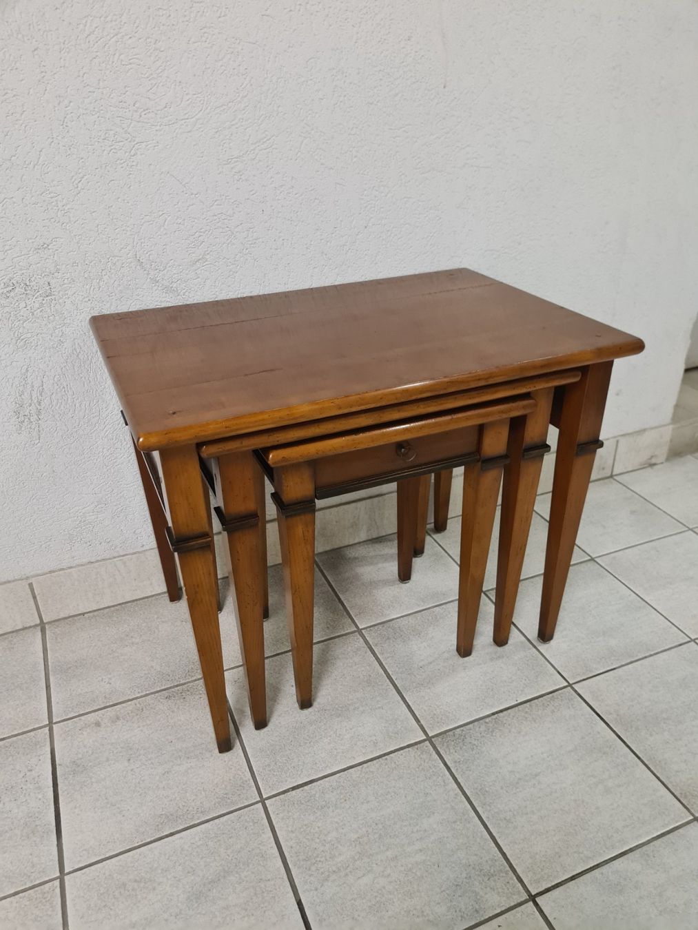 Tavoli: Petite table qui ce range les une sur les autres – Usato da Monthey venduto da 187-zeroo 8