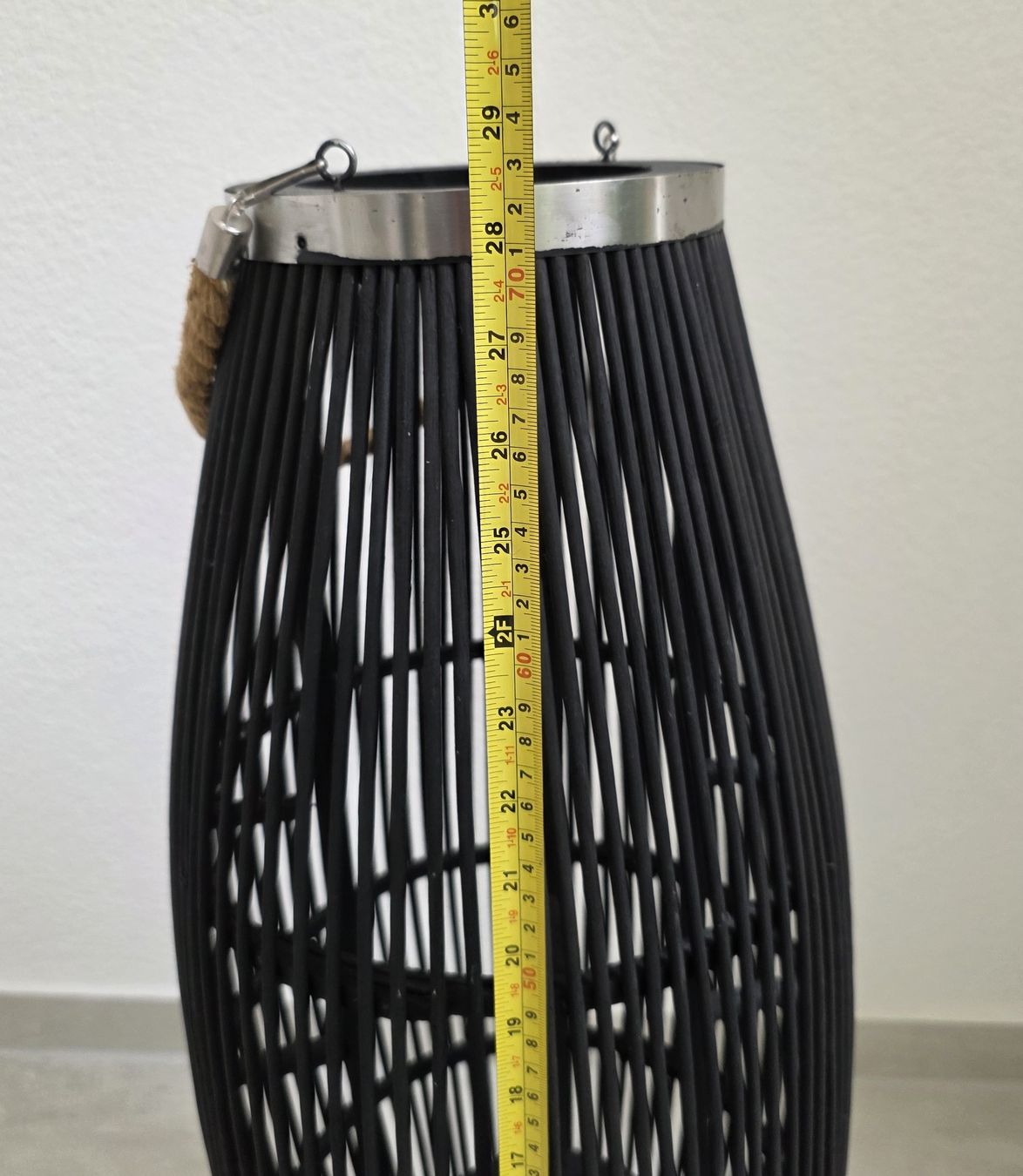 Lanterne: Schwarzer Windlicht Laterne mit Seilgriff – Usato da Rheinsulz venduto da Gilea 4