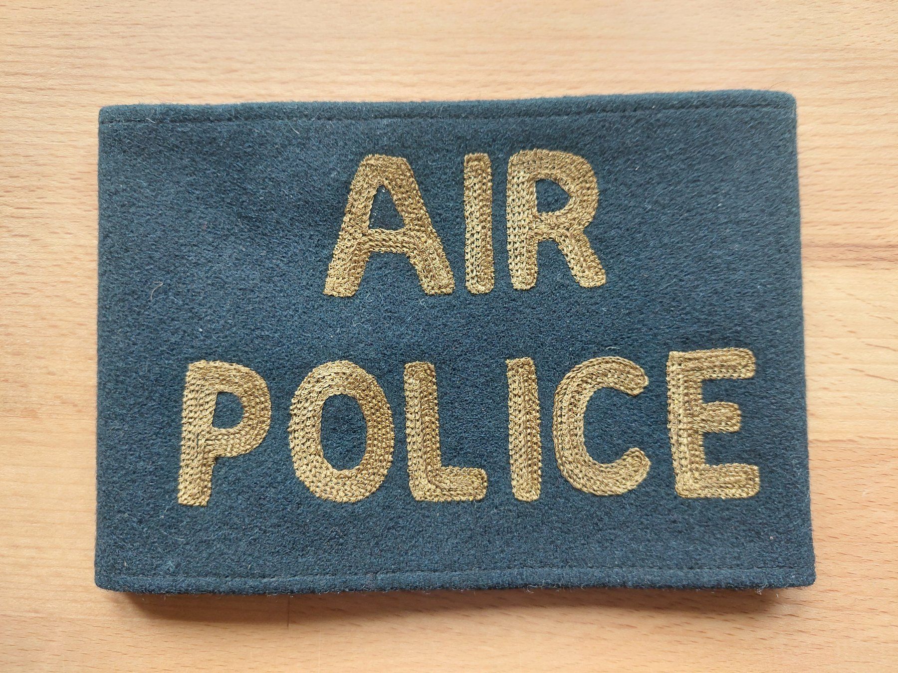 US Army Uniformi: Original Armbinde U.S. Air Police 2. Weltkrieg – Usato da Obfelden venduto da Foto_Bild_Kunst_Buch