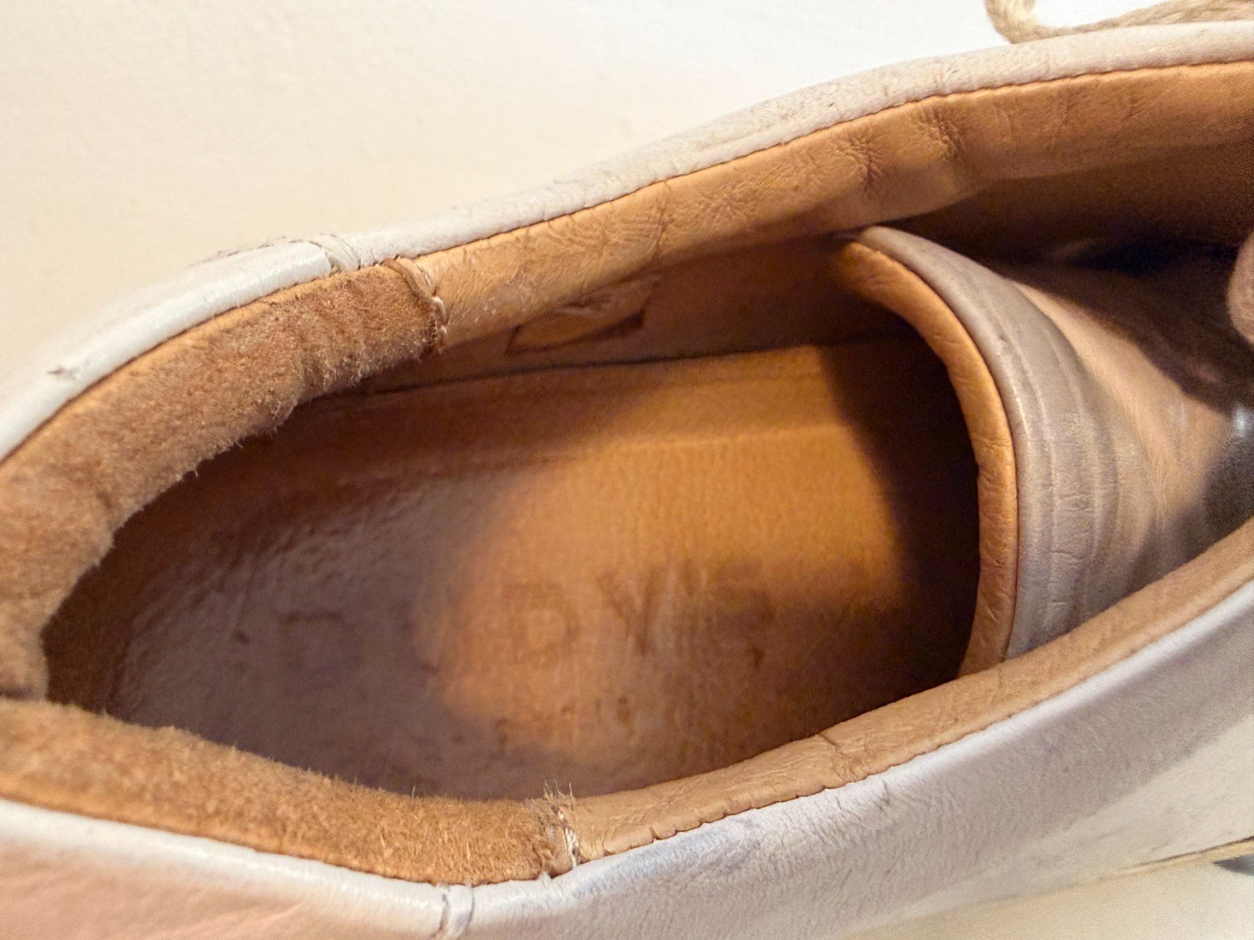 Herrenschuhe: Sneakers in pelle bianche,  n.45. – Gebraucht aus Sorengo von igorgrez 4