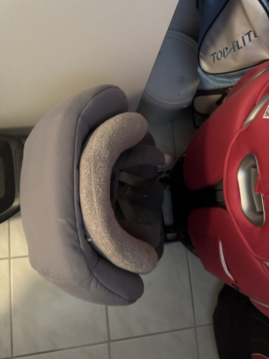 Maxi-Cosi Sièges auto: 2 Maxi  Cosi und Sitze  – D'occasion à Männedorf par Session 2