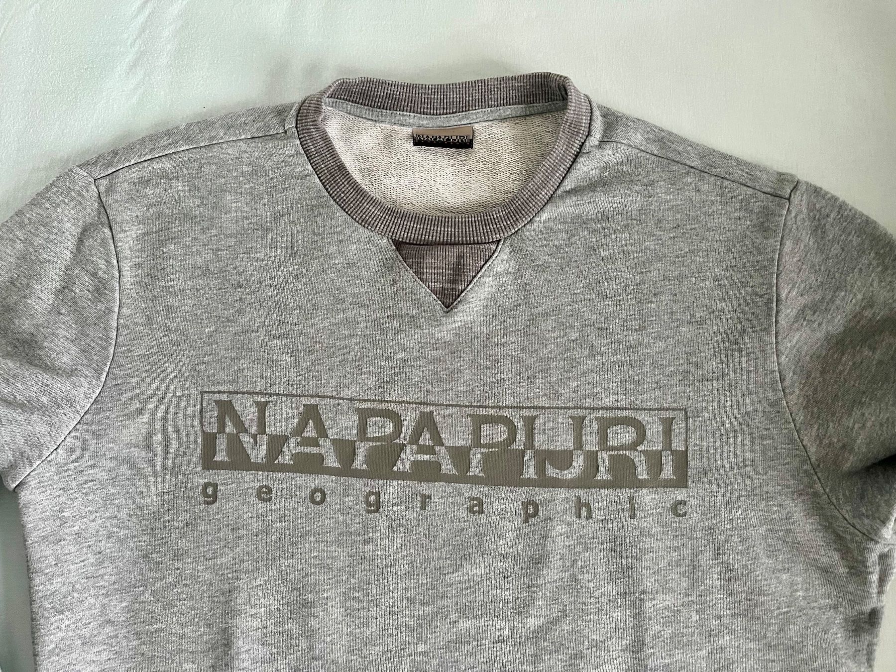Napapijri Maglioni & Felpe: Sweat gris Napapijri M/L – Usato da Le Crêt-p-Semsales venduto da staglione69