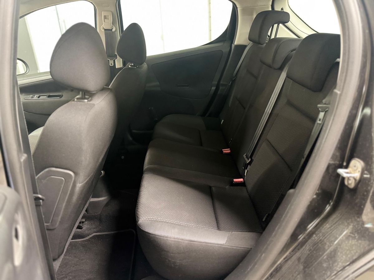 Peugeot Automobili: PEUGEOT 207 1.4 16V – Usato da Uster venduto da D_8610 6