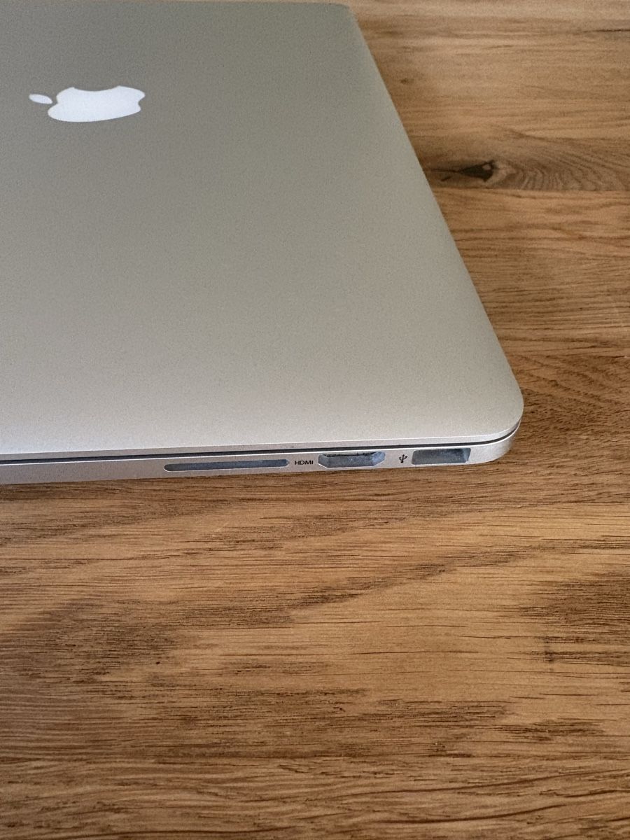 Apple Notebooks: MacBook Pro (Retina, 15-inch, Mid 2015) – Gebraucht aus Zürich von  2