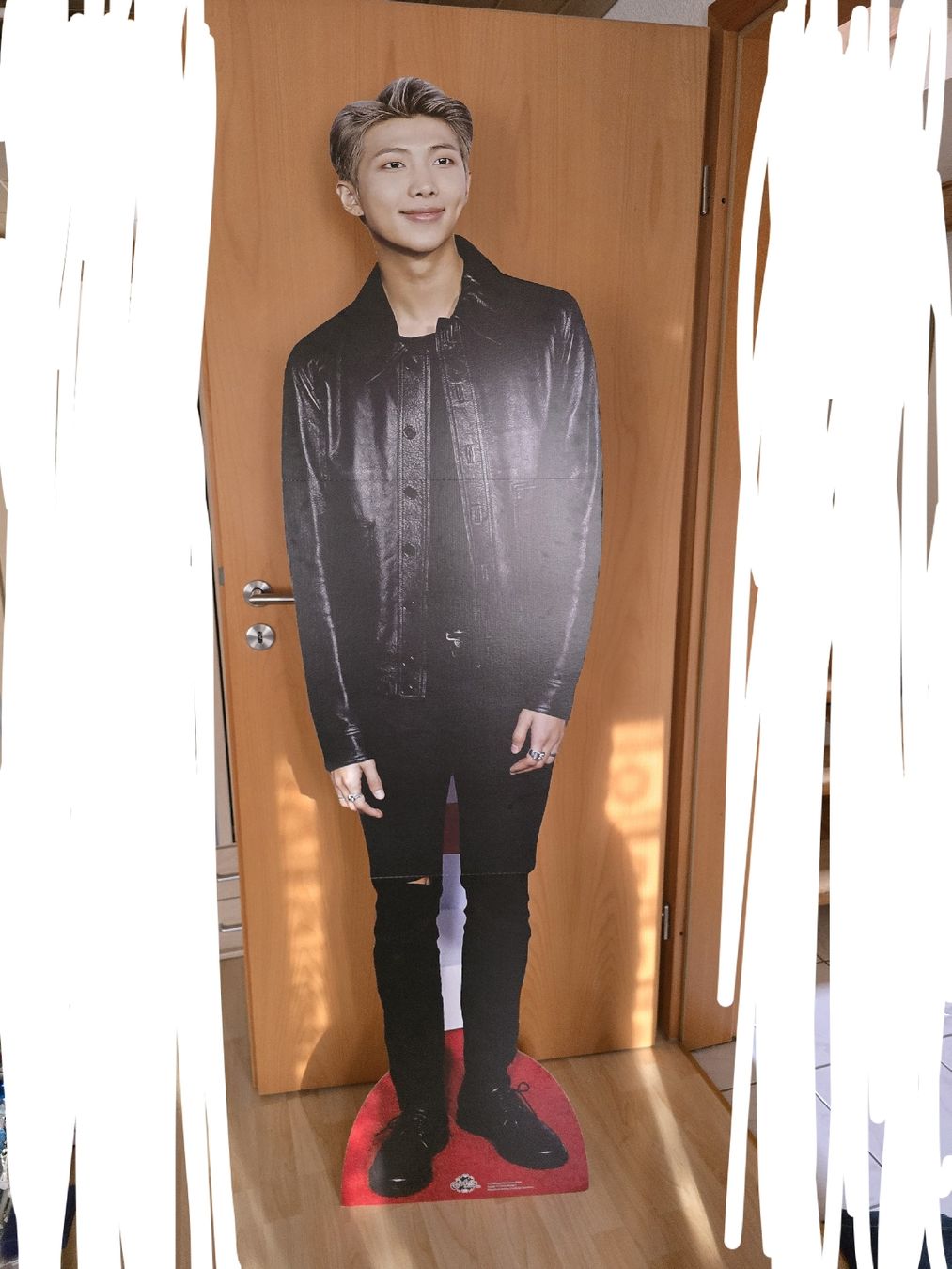Statuette: BTS Namjoon Pappaufsteller Lebensgross – Usato da Büsserach venduto da sobis.trade