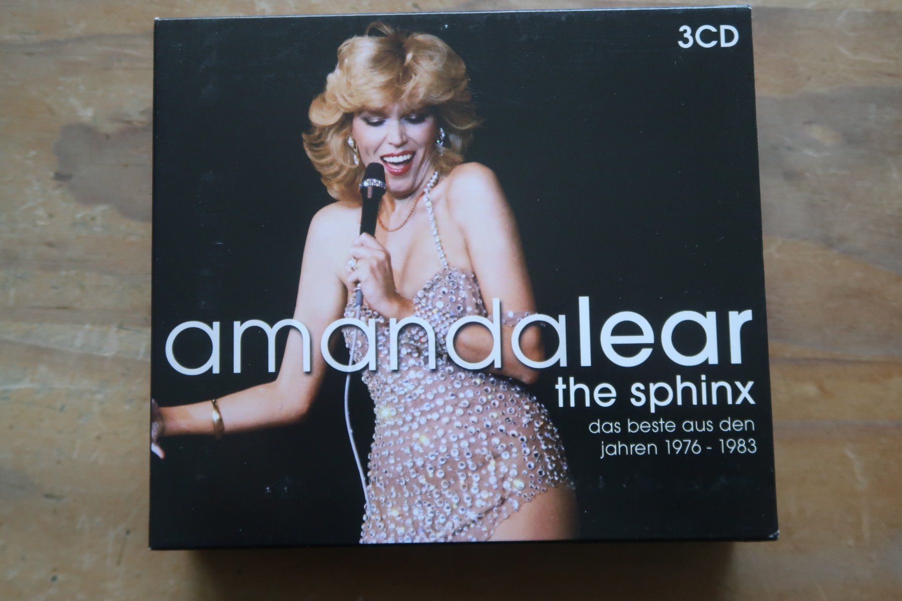 CD: AMANDA LEAR - THE SPHINX - DAS BESTE 1976 - 1983 - 3x CD – Usato da Basel venduto da Patiscat