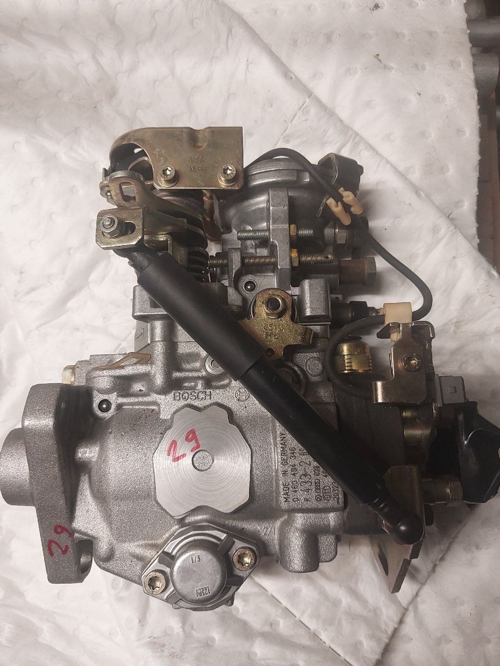 VW Tutti pezzi di ricambio auto: Einspritzpumpe VW Golf III 1.9TD – Usato da Lienz venduto da Nauer79