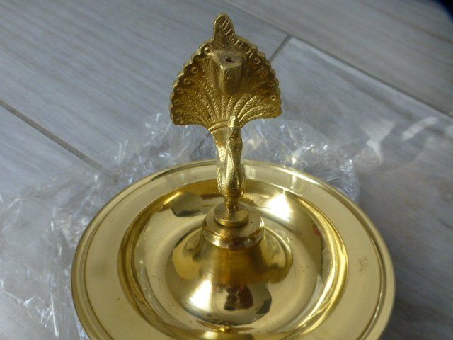 Statuette: Räucherstäbchenhalter aus Messing- Neu und Original Verpackt – Nuovo e nell'imballaggio originale da Nassenwil venduto da Raga01 1