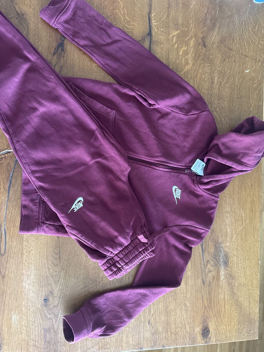 Nike Pullover & Sweatshirts: Nike Trainer – Gebraucht aus Glattpark(Opfikon) von cherrytomate