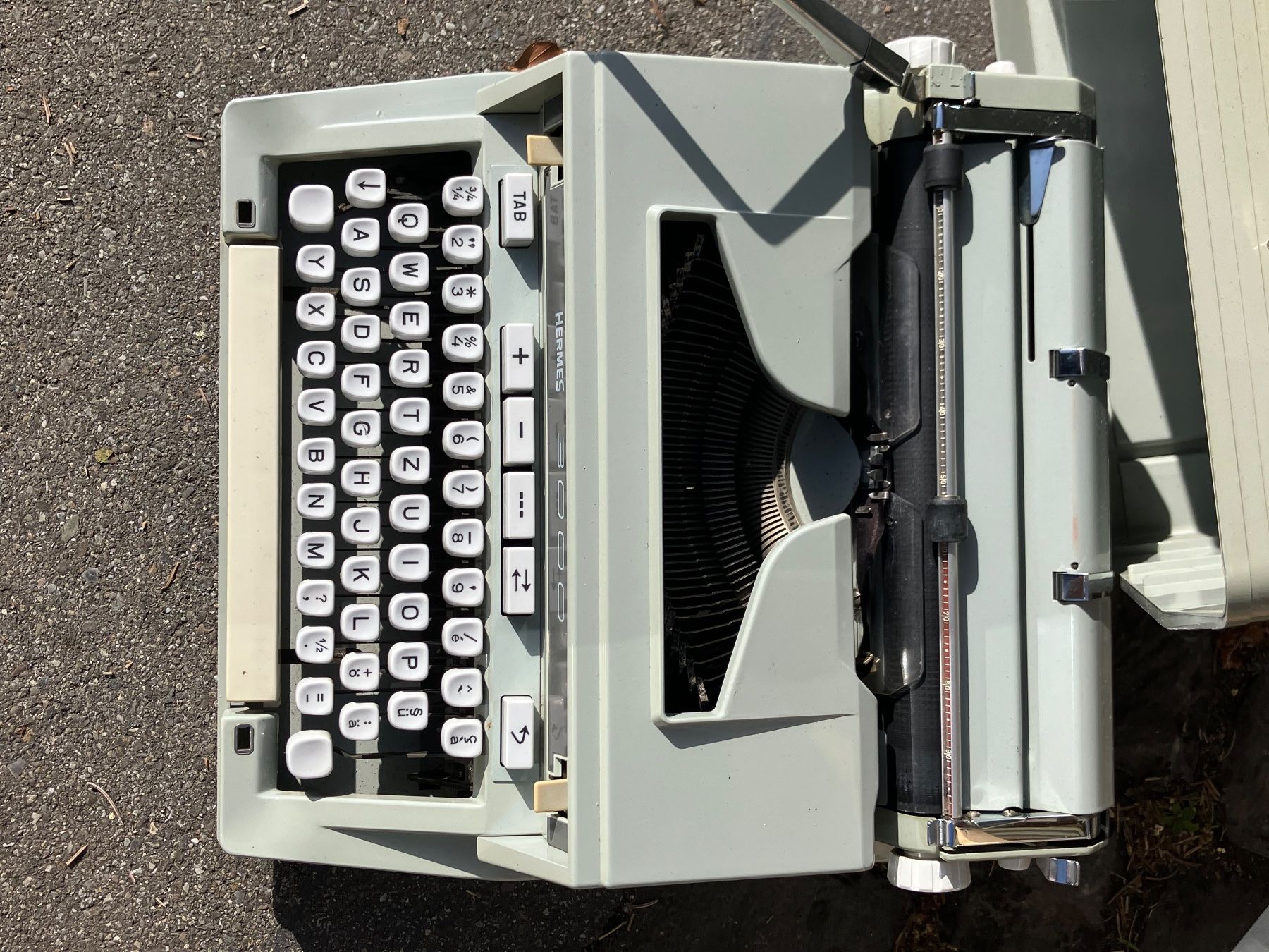 Hermès Schreibmaschinen: Hermes 3000 Vintage Schreibmaschine – Gebraucht aus Zürich von emka00 1