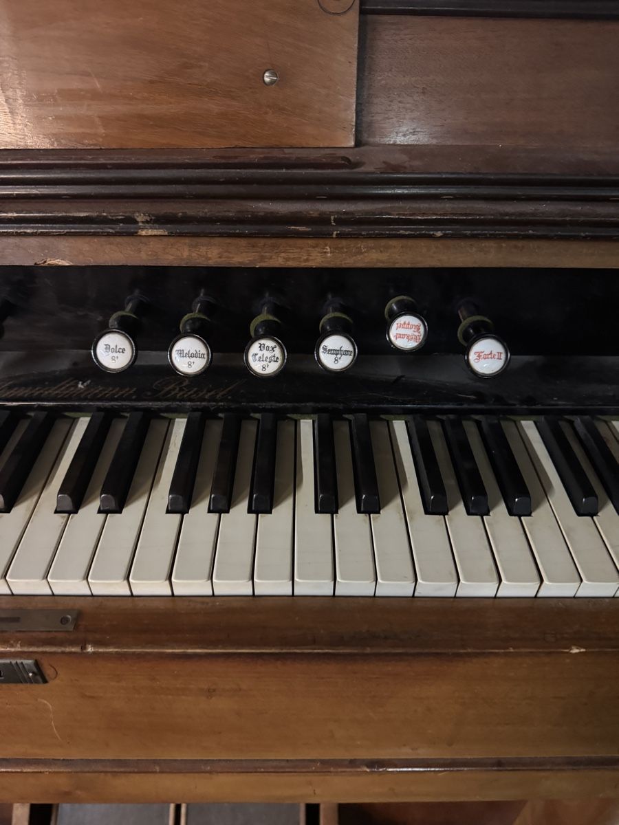 Instruments de musique: altes Harmonium – D'occasion à Zürich par remierancid 2