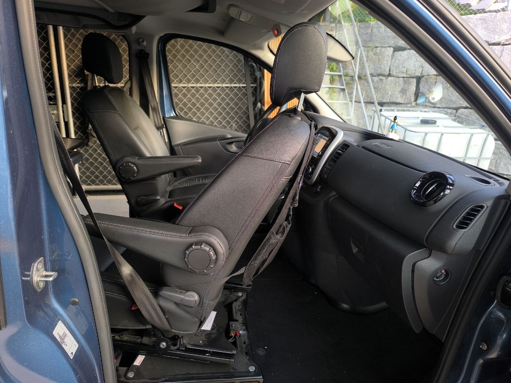 Automobili: Renault Trafic Camper/Van von Sortimo – Usato da Entlebuch venduto da 88SchibiWeine 8