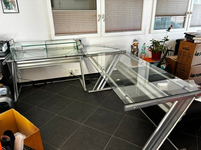 Scrivanie: Bureau en verre – Usato da St-Cierges venduto da merlin6633