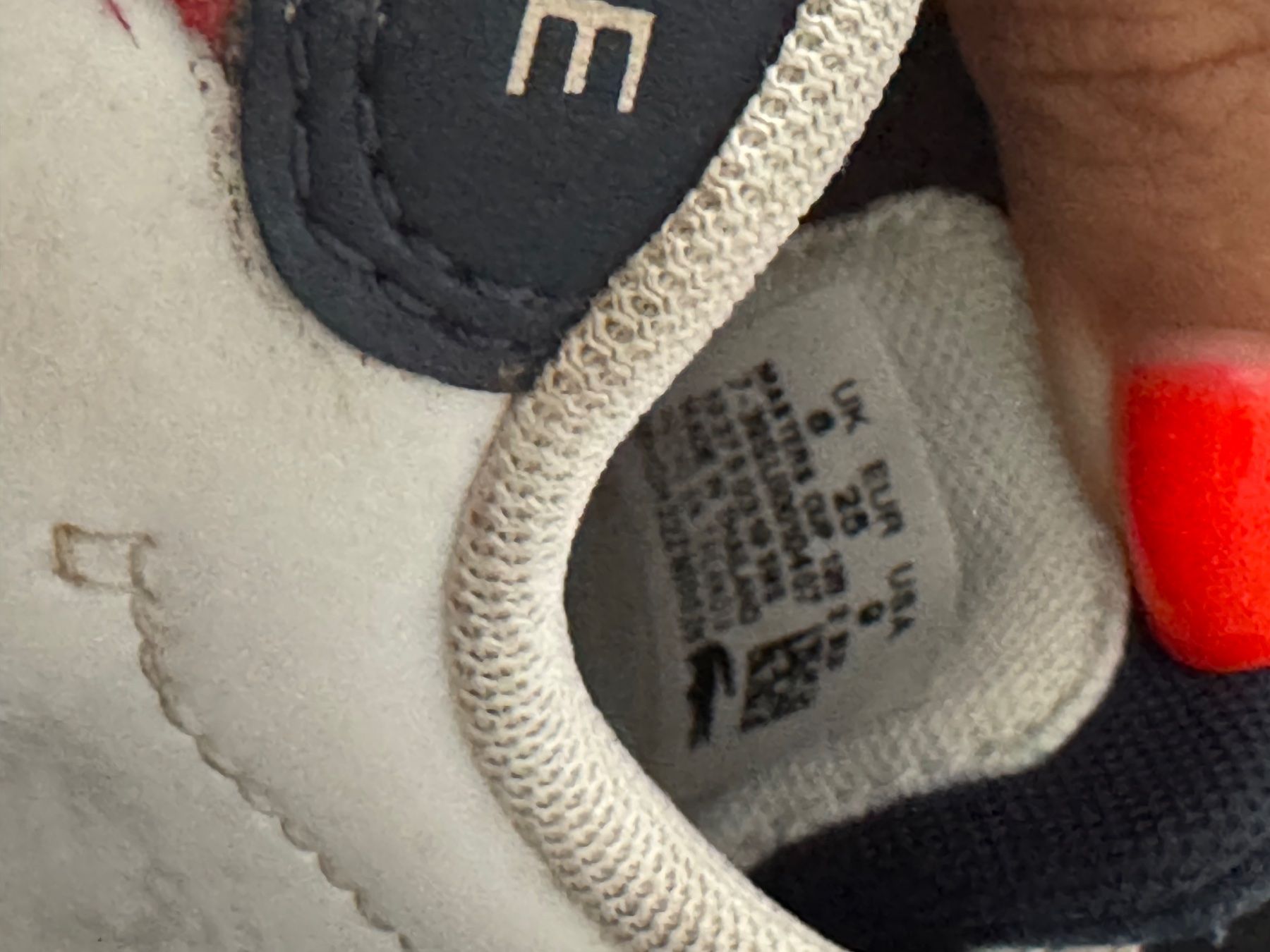 Lacoste Scarpe per ragazzi: Baskets Lacoste enfant blanc et rouge, taille 25. – Usato da La Chaux-de-Fonds venduto da kel_9khc 3