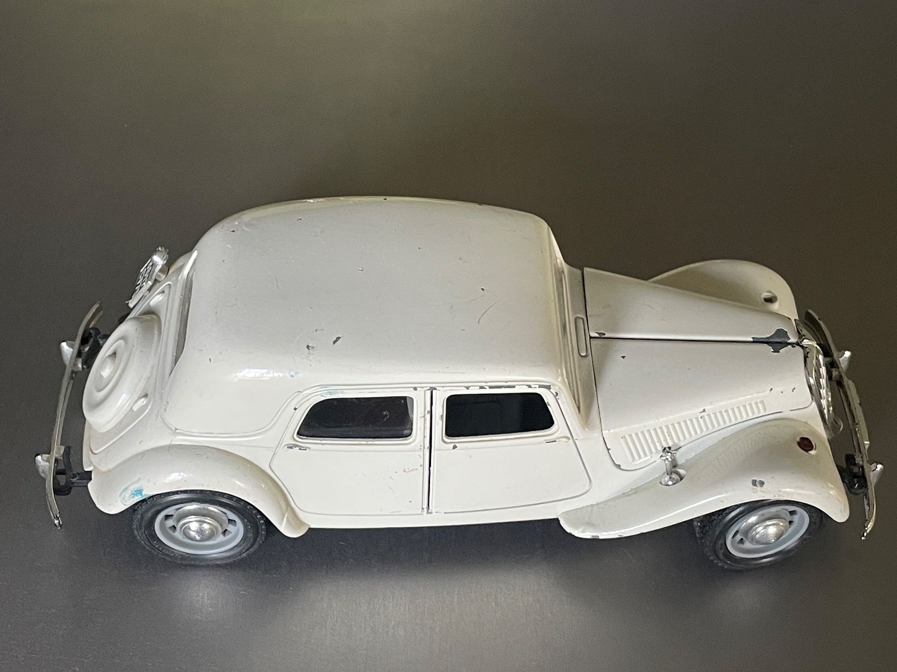 Bburago Modellautos: Bburago Citroen T.A 15 CV 75/1:24 – Gebraucht aus Volketswil von rubin74
