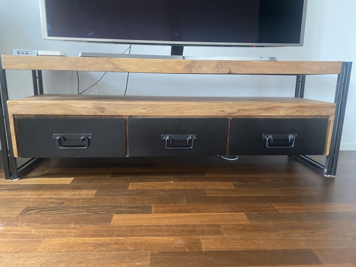 Mobili TV: Massiver TV Möbel inkl. Couchtisch – Usato da Baden venduto da sa124 1