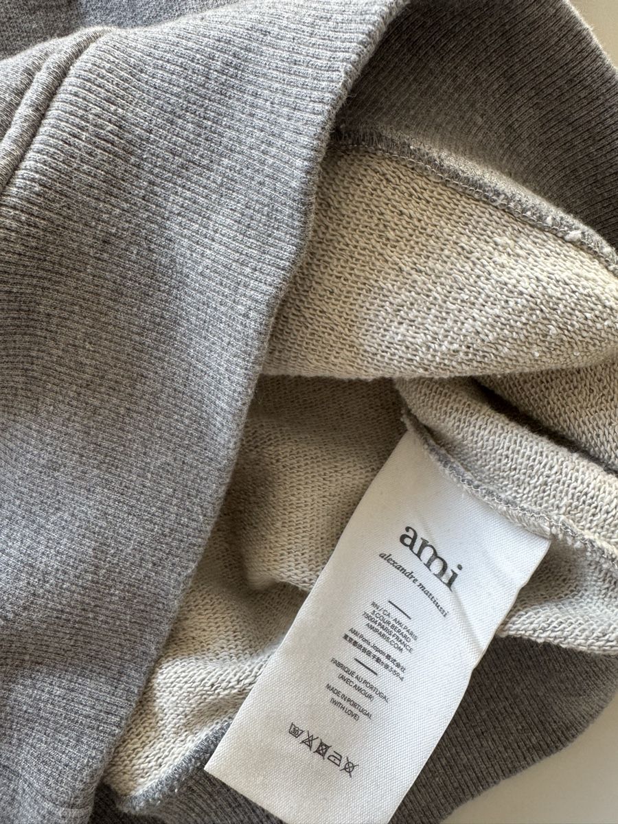 Pullover & Sweatshirts: Ami Paris Pullover Hoodie Grau Grösse M - Warm & Gemütlich! – Gebraucht aus St. Gallen von rechsteinerholding 2