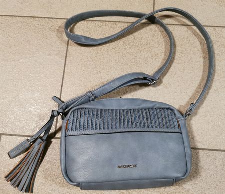Schöne Umhängetasche / Handtasche von EMILY&NOAH