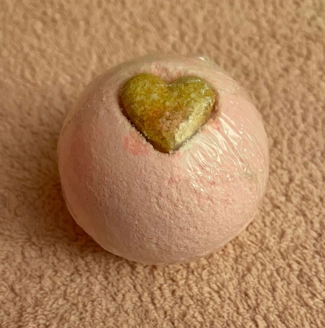 Altro per la cura del corpo: AKTION Badekugel rosa,  Himbeere – Nuovo e nell'imballaggio originale da Basel venduto da Seifehuesli