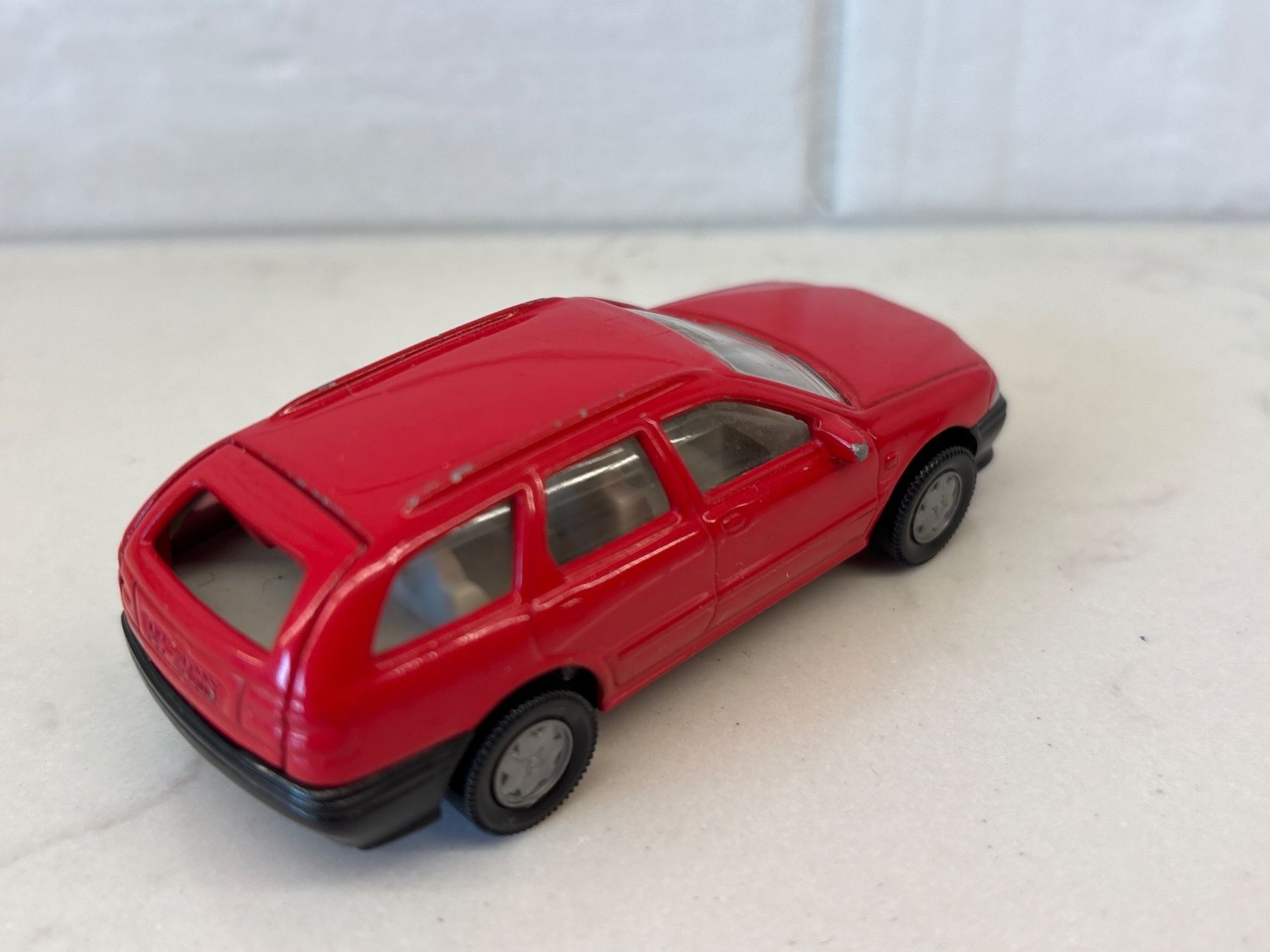 Siku Modellini d'auto: Siku Volvo V40 1:55 – Usato da Gollion venduto da Hampton 1