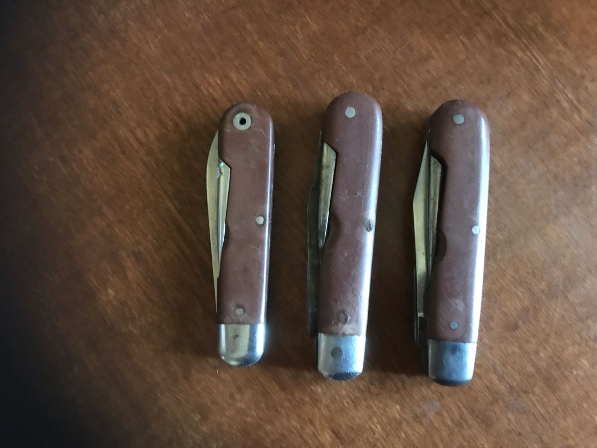 Coltelli tascabile: 3 alte Militärsackmesser – Usato da Goldach venduto da Roger131313